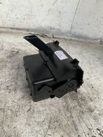 Mercedes-Benz E W211 Consolle centrale del vano portaoggetti 2116800350