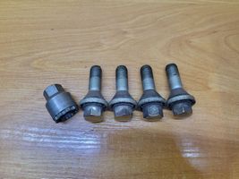 Volvo XC60 Anti-theft wheel nuts and lock 