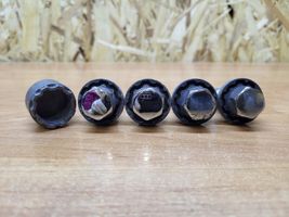 Volvo XC60 Anti-theft wheel nuts and lock 