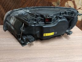 Volvo S80 Lampa przednia 31214171