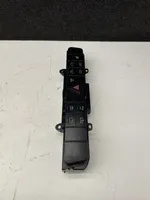 Mercedes-Benz Vito Viano W639 Botón interruptor de luz de peligro A6398701810