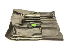 Mercedes-Benz Vito Viano W639 Tool set A6395800103