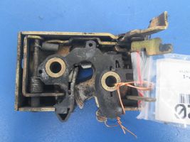 Volkswagen Polo II 86C 2F Front door lock 