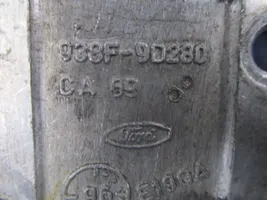 Ford Escort Kraftstoffverteiler Einspritzleiste Verteilerrohr 938F-9D280