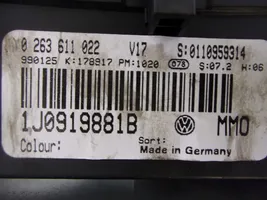 Volkswagen Bora Nopeusmittari (mittaristo) 1J0919881B