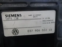 Volkswagen PASSAT B4 Unité de commande, module ECU de moteur 037906022GD