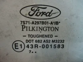 Ford Mondeo MK IV Finestrino/vetro retro 