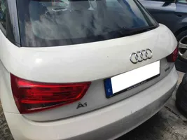 Audi A1 Takaluukun/tavaratilan kansi 