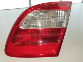 Mercedes-Benz E W211 Lampy tylnej klapy bagażnika 