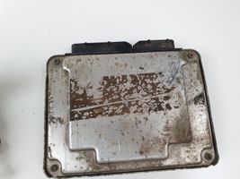 Volkswagen II LT Komputer / Sterownik ECU i komplet kluczy 0281010639