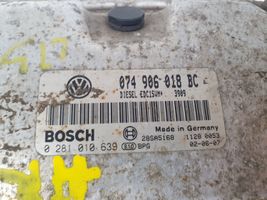 Volkswagen II LT Komputer / Sterownik ECU i komplet kluczy 0281010639