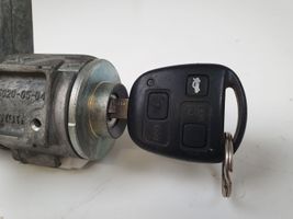 Toyota Avensis T250 Juego de cerradura y set ECU del motor 1758008711