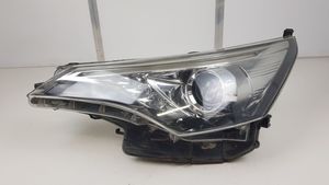 Toyota Avensis T270 Lampa przednia 