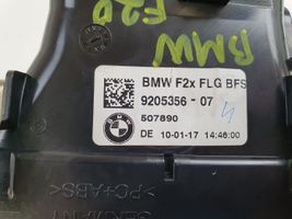 BMW 1 F20 F21 Kojelaudan sivutuuletussuuttimen kehys 