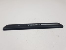 Volvo V50 Garniture de jupe latérale arrière 