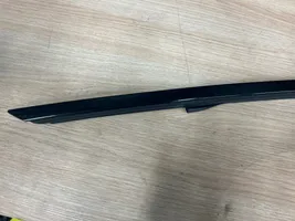 BMW M4 F82 F83 Door glass trim 7433337