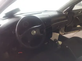 Volkswagen PASSAT B5 Armaturenbrett Cockpit 