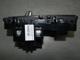 Audi A3 8Y Vaihteenvalitsimen vaihtaja vaihdelaatikossa 8Y0713059B