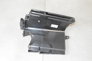 Volkswagen Touareg II Wlot / Kanał powietrza intercoolera 7P0820351