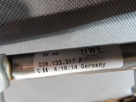 Volkswagen Touareg II Listwa wtryskowa 03H133317P
