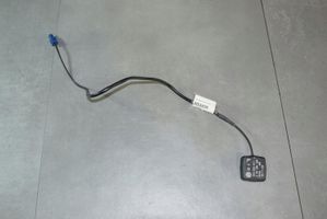 Volkswagen Amarok GPS-pystyantenni 5N0839016D
