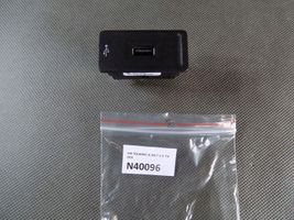 Volkswagen Touareg III Connecteur/prise USB 9P1035222B