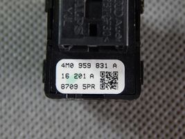 Audi A5 Przełącznik / Przycisk otwierania klapy bagażnika 4M0959831A