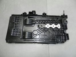 Ford Mondeo MK V Batteriegestell DG9310723A