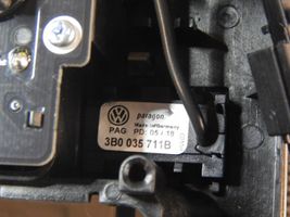 Volkswagen Tiguan Illuminazione sedili anteriori 5TA947105A