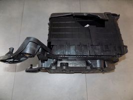 Volkswagen PASSAT CC Boîte de batterie 1K0915333H