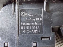 Volkswagen Touran II Fuel tank opening switch 