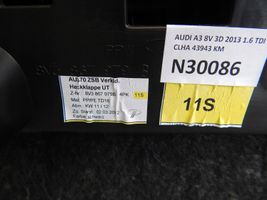 Audi A3 S3 8V Pagrindinis apdailos skydas 8V3867979B