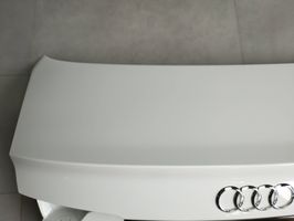 Audi A4 S4 B9 8W Takaluukun/tavaratilan kansi 