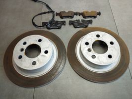 BMW X1 F48 F49 Aizmugurējais bremžu disks 6799367