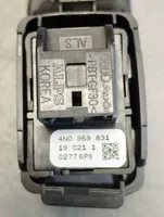 Audi A8 S8 D5 Przełącznik / Przycisk otwierania klapy bagażnika 4N0959831