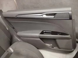Ford Mondeo MK V Sitze und Türverkleidungen komplett 