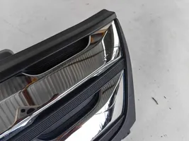 Suzuki Vitara (LY) Grille calandre supérieure de pare-chocs avant 72121-54P0