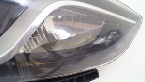 Hyundai ix20 Lampa przednia 92102-1K