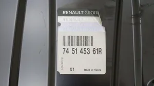 Renault Clio IV Tavaratilan/takakontin alempi sivuverhoilu 