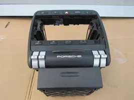 Porsche Cayenne (9PA) Radion/GPS-laitteen pääyksikön kehys 