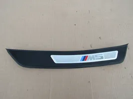 BMW M5 Galinio slenksčio apdaila (vidinė) 8050048