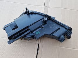 Audi A4 S4 B9 Lampa przednia 8W0941006B