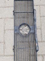 Volkswagen Golf I Grille calandre supérieure de pare-chocs avant 171853653