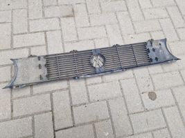 Volkswagen Golf I Grille calandre supérieure de pare-chocs avant 171853653