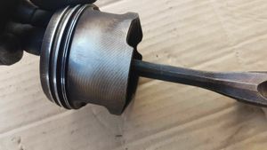 Volkswagen Corrado Piston avec bielle 027198401