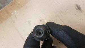 Volkswagen Caddy Fuel injector 068130201P