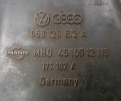 Volkswagen Caddy Boîtier de filtre à air 068129613A