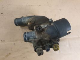 Volkswagen Golf III Termostaatin kotelo 021121133D