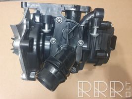 Audi Q3 F3 Vesipumppu 06L121111H