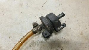 Volkswagen PASSAT B3 Valve vacuum 053133517